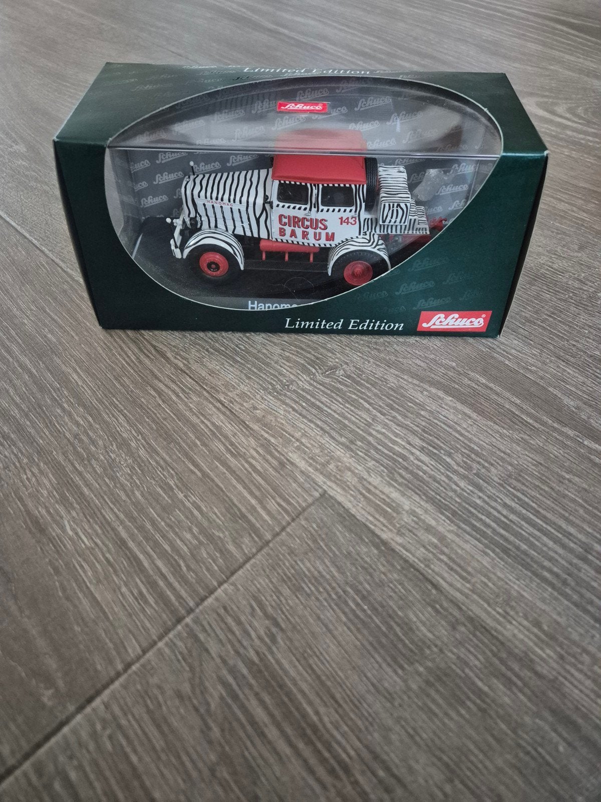 Schuco 02893 Hanomag ST100 "Circus Barum" 1:43, Ophalen of Verzenden, Nieuw, Bus of Vrachtwagen, Schuco
