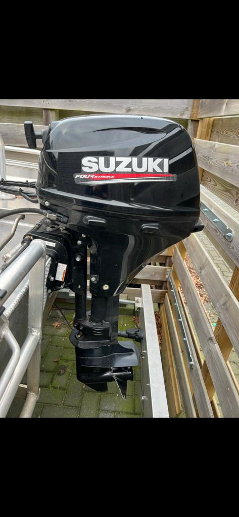 Suzuki DF20A buitenboordmotor langstaart 2020, Ophalen, 10 tot 30 pk, Viertaktmotor, Zo goed als nieuw