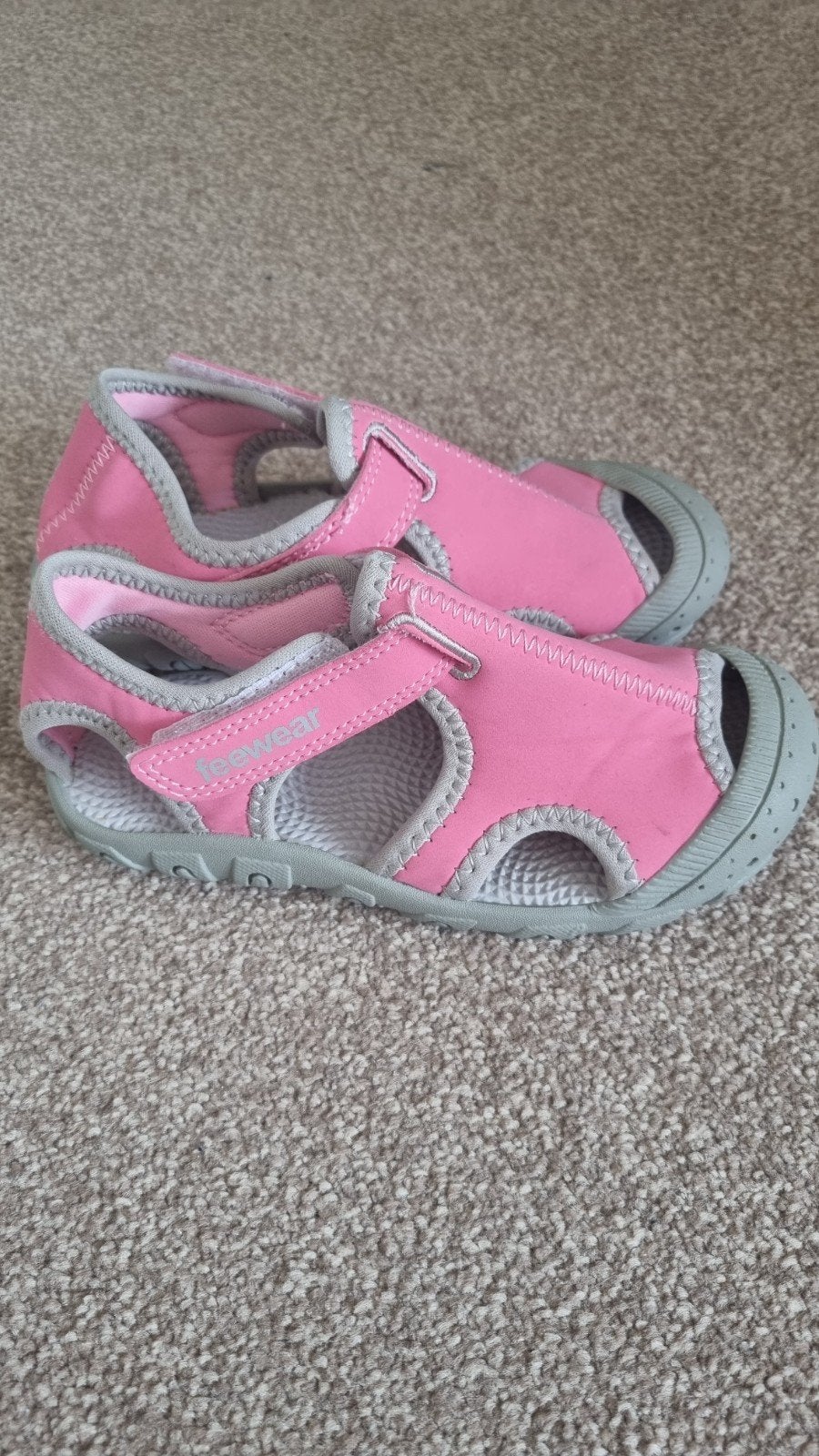 Roze waterschoenen voor kinderen, Slippers, Ophalen of Verzenden, Zo goed als nieuw, BEARWEAR