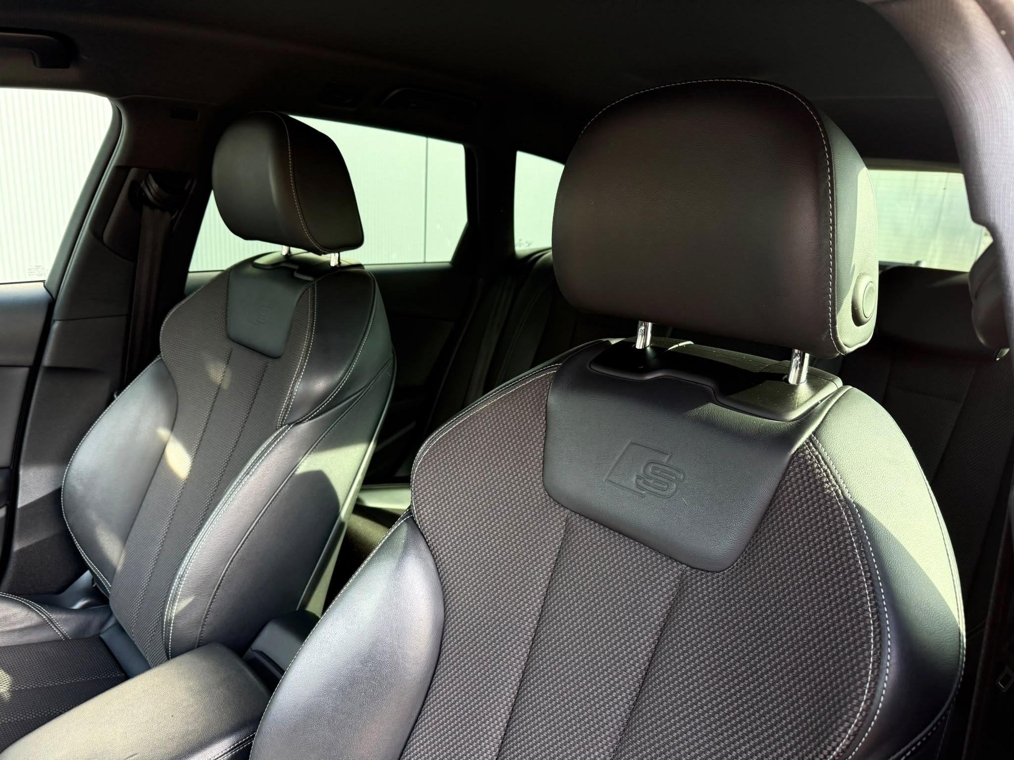 Foto 15 van Audi A4 Avant 1.4 TFSI Sport S line edition navi / 19 inch l