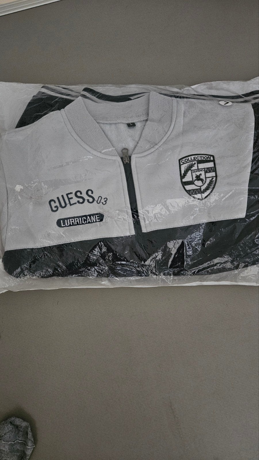 Nieuw Guess trainingspak - stijlvol en comfortabel, Zwart, Nieuw, Overige maten, Ophalen of Verzenden