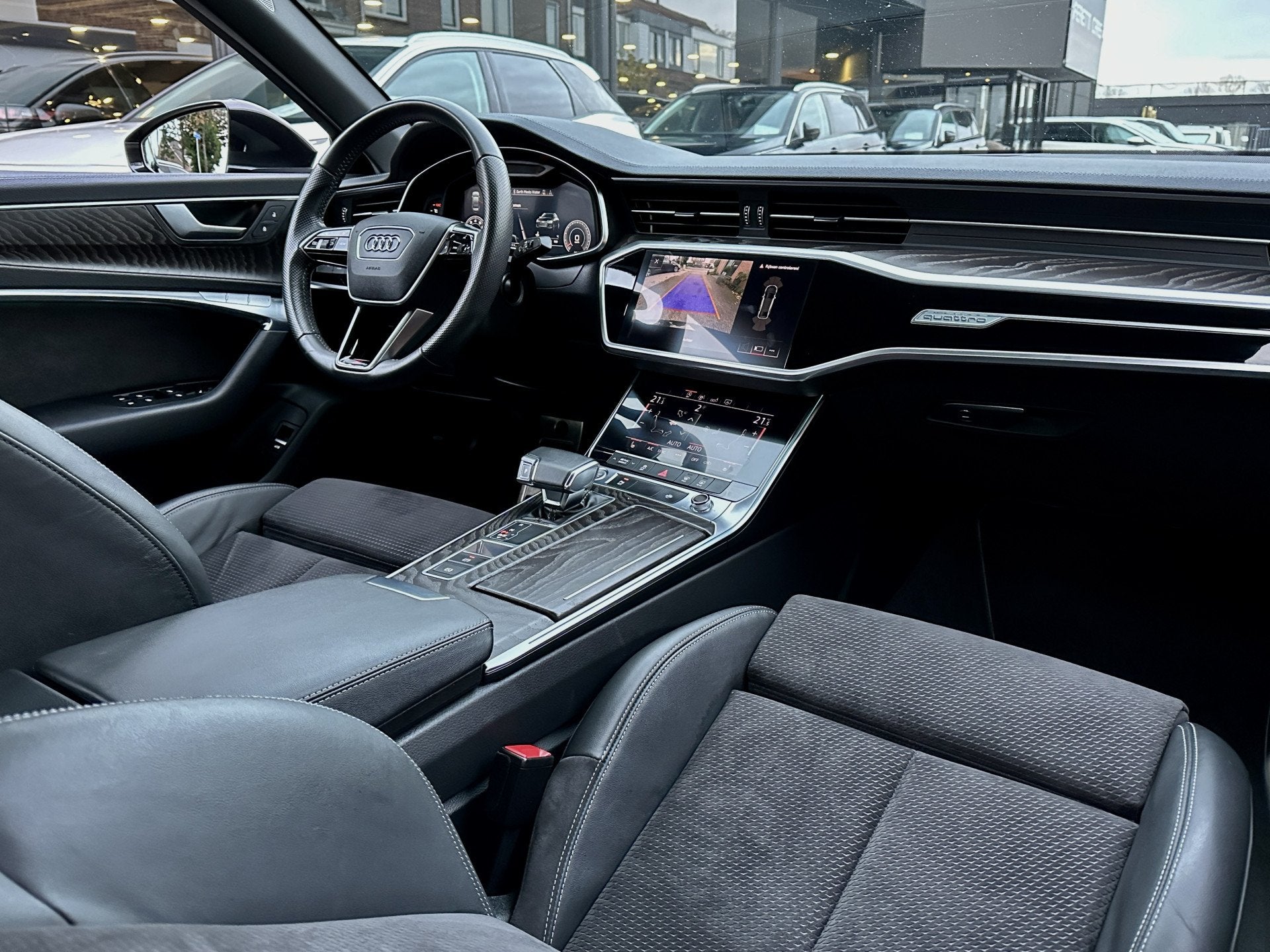 Audi A6 Limousine 55 TFSi QUATTRO 340PK S-LINE LEDER B&O NAV, Auto's, Automaat, Dealer onderhouden, Gebruikt, 2995 cc