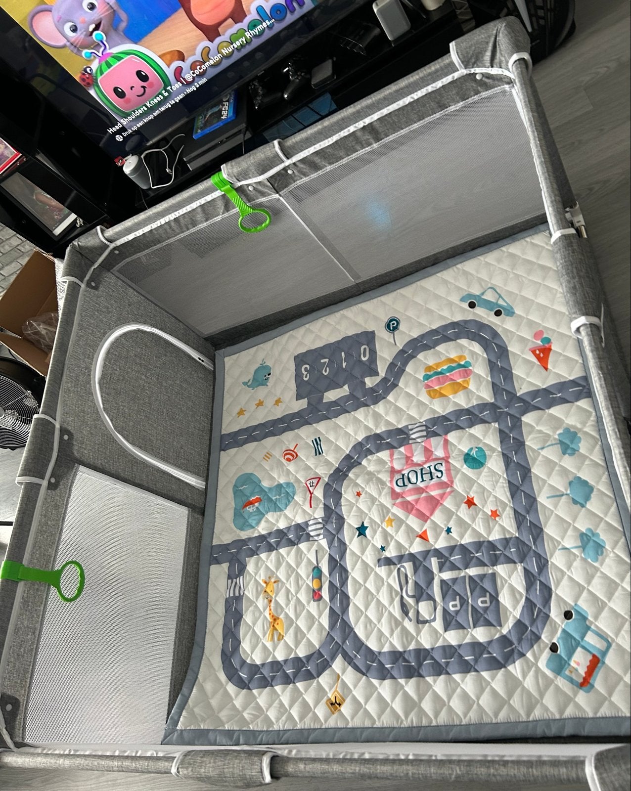 Ruime textielen speelbox (Playpen) met gaas en speelkleed, Ophalen, Zo goed als nieuw, Boxkleed