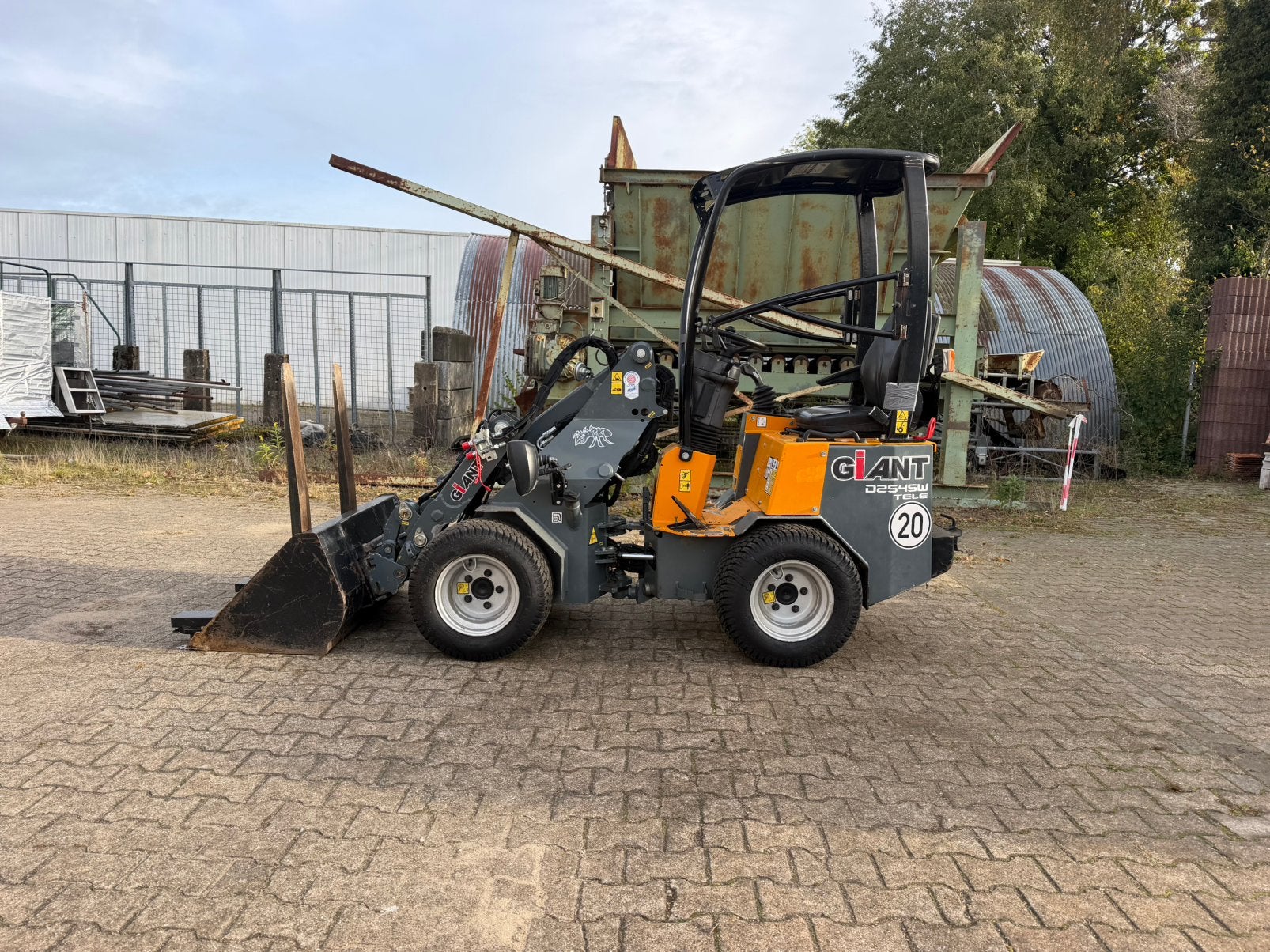 Giant D254SW TELE  Bouwjaar: 2015, Ophalen, Wiellader of Shovel