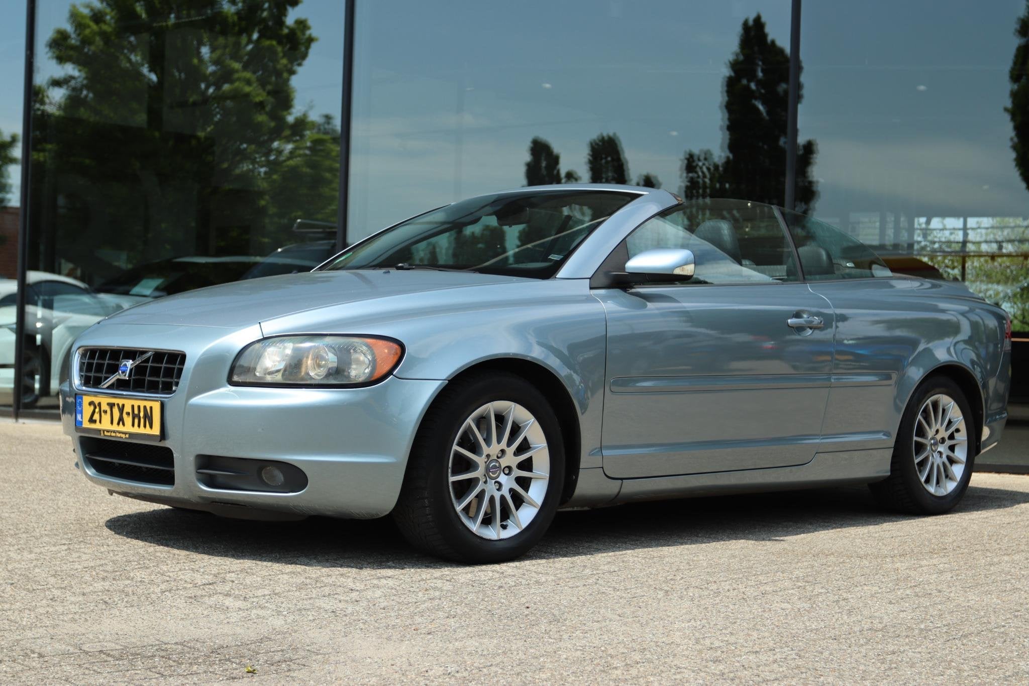 VOLVO C70 CONVERTIBLE 2.4i KINETIC ORIG NL | CLIMATE | LMV, Voorwielaandrijving, C70, Gebruikt, Cabriolet