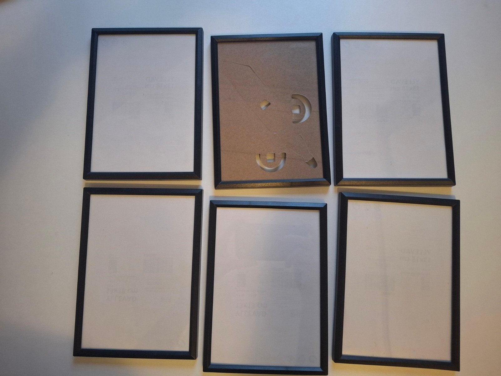 Set van 6 zwarte fotolijsten Ikea (, Huis en Inrichting, Ophalen, Kunststof, Gebruikt, Hangend