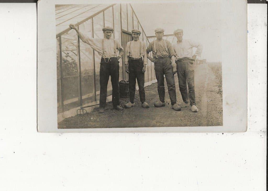 Honselersdijk Tuinders poseren voor de kas Fotokaart, Ophalen of Verzenden, Voor 1920, Ongelopen, Zuid-Holland