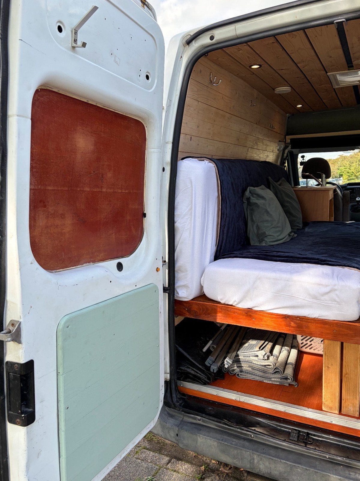 Foto 16 van Ford Transit 2-persoons camper | Zonnepanelen & luifel
