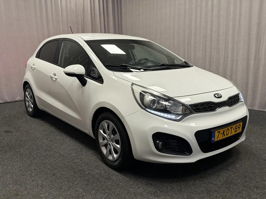Kia Rio 1.4 CVVT Super Pack € 7.700,00, 450 kg, 4 cilinders, 1396 cc, Wit