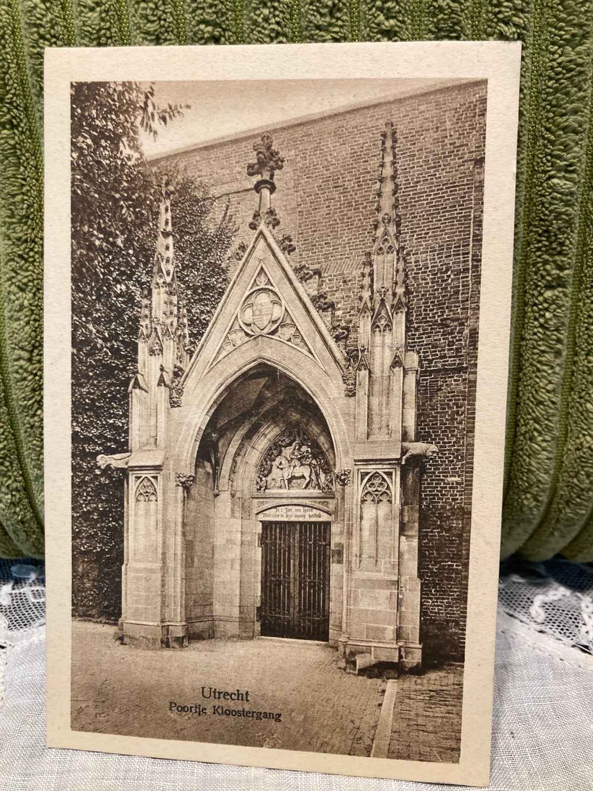 Antieke ansichtkaart Utrecht Poortje Kloostergang (190826), Ophalen of Verzenden, 1920 tot 1940, Gelopen, Utrecht