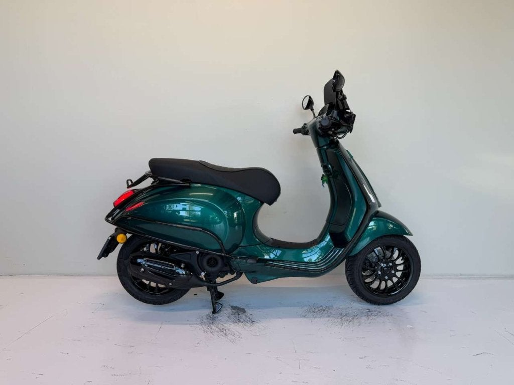 Vespa Sprint, BWJ 2018, Madagascar Green, Niet ingevuld, Gebruikt, Niet ingevuld, Ophalen of Verzenden