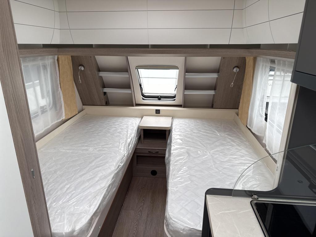Hobby On Tour 460 DL Model 2026, Caravans en Kamperen, Schokbreker, Standaardzit, Hobby, Bedrijf