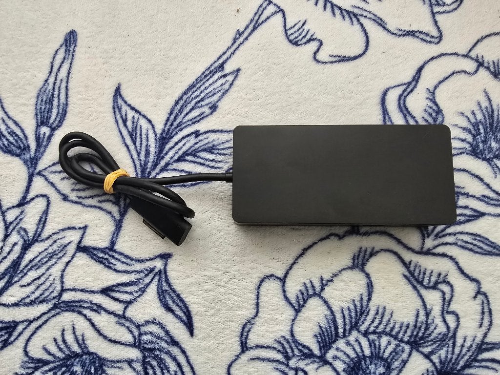 Microsoft Surface Dock (Model A1661), Ophalen of Verzenden, Zo goed als nieuw, Laptop