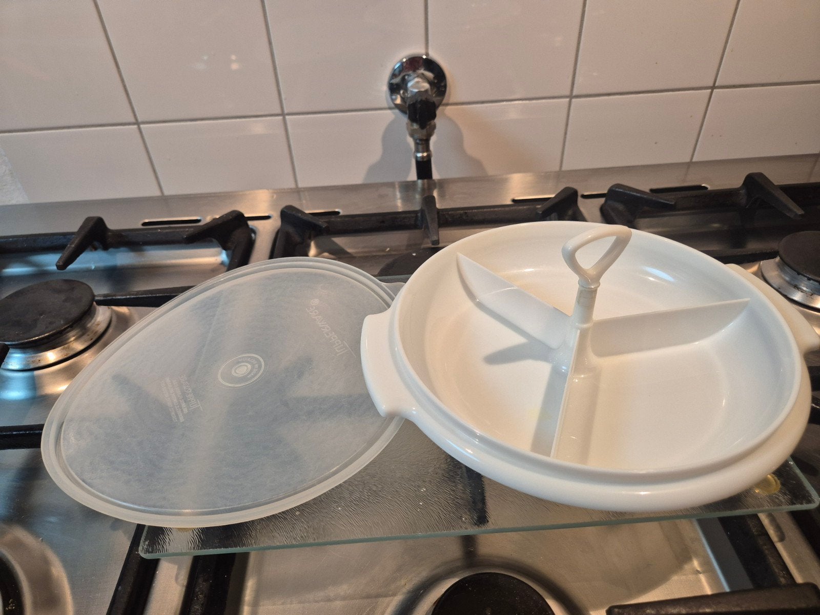 Tupperware Suzette serveerschaal - Zo goed als nieuw, Schaal, Wit, Met compartimenten, Ophalen of Verzenden