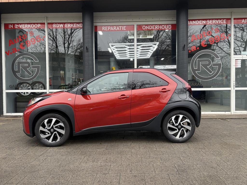 Toyota Aygo X 1.0 VVT-i S-CVT Envy (bj 2025, automaat), Stof, Gebruikt, Zwart, 4 stoelen