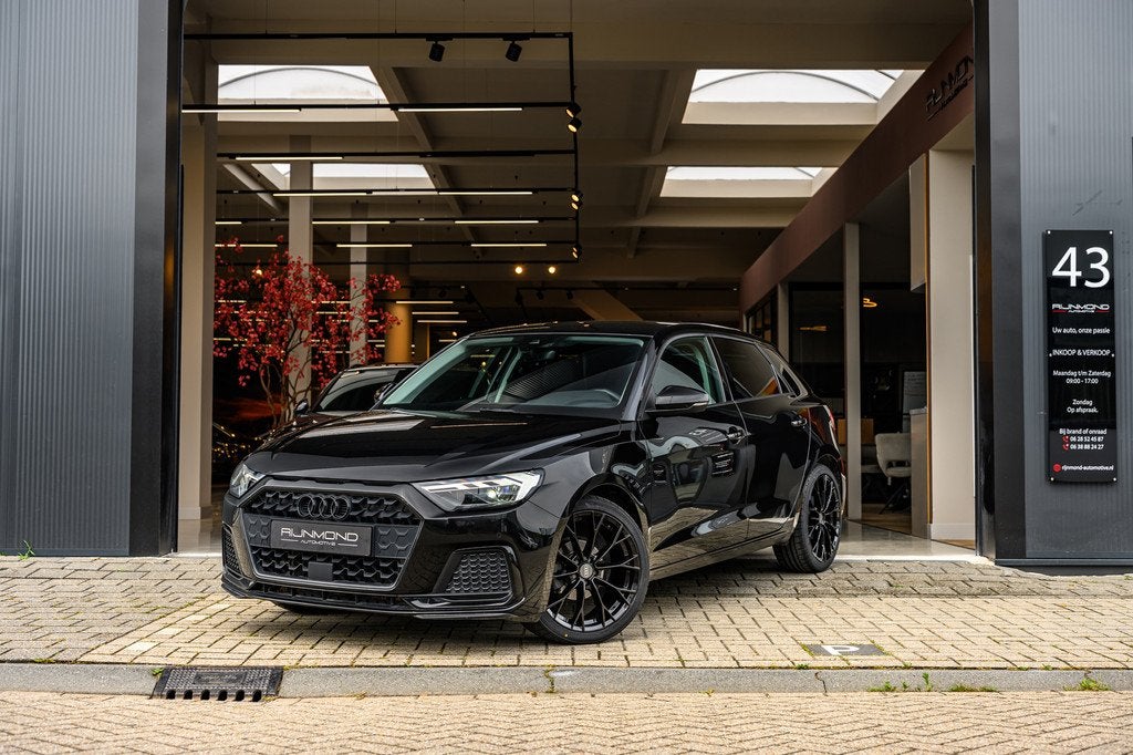 Audi A1 Sportback TFSI Advanced Fabrieksgarantie | LED|Keyle, Stof, Zwart, 95 pk, Zwart