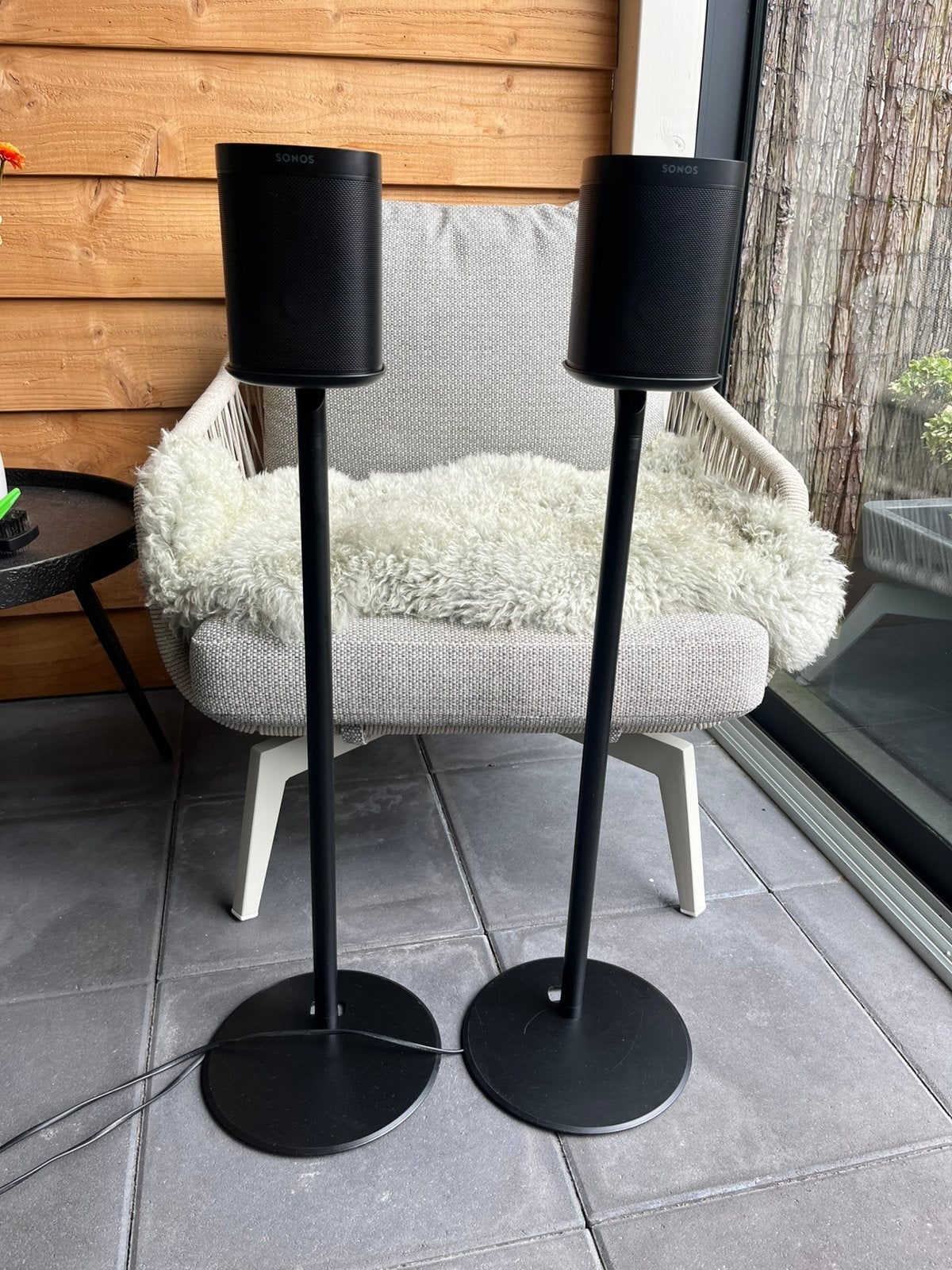 Set Sonos One Gen2 op standaard / €320,- vaste prijs