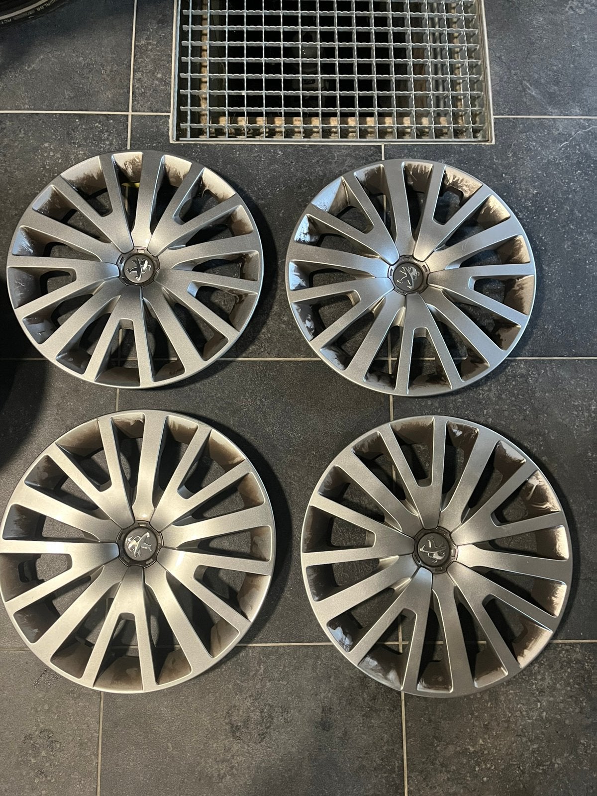 Originele 15” Peugeot wieldoppen., Ophalen of Verzenden, Gebruikt
