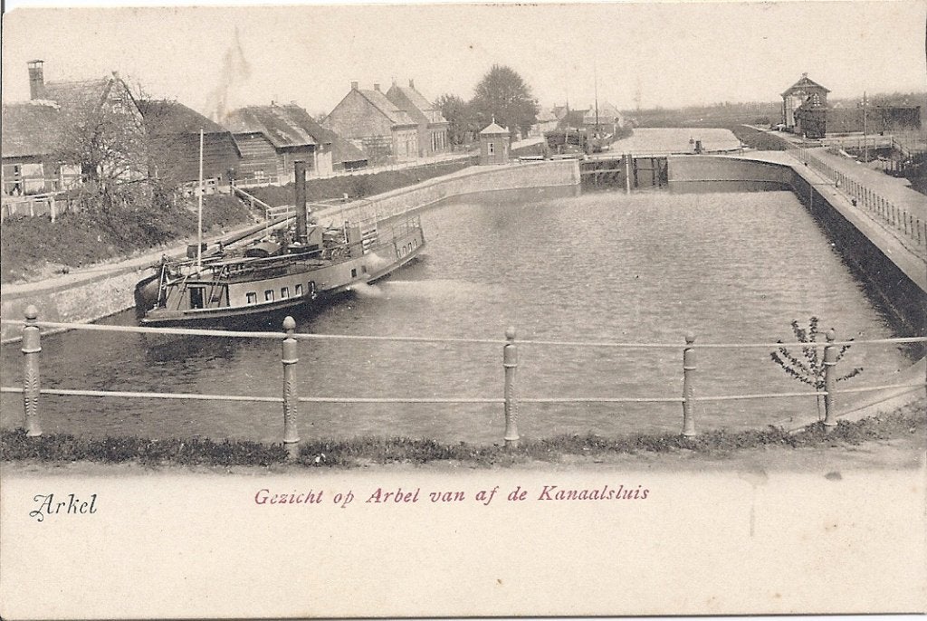 Gezicht op Arkel vanaf de Kanaalsluis met boot (oud), Verzamelen, Verzenden, Voor 1920, Ongelopen, Zuid-Holland