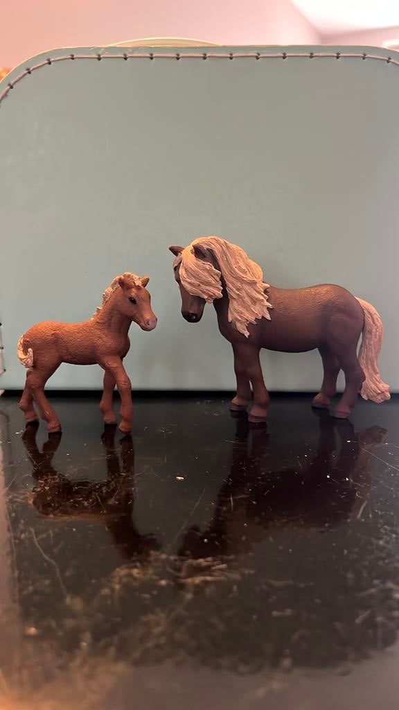 Schleich ijslander pony met veulen, Ophalen of Verzenden, Zo goed als nieuw, Paard, Beeldje of Figuurtje
