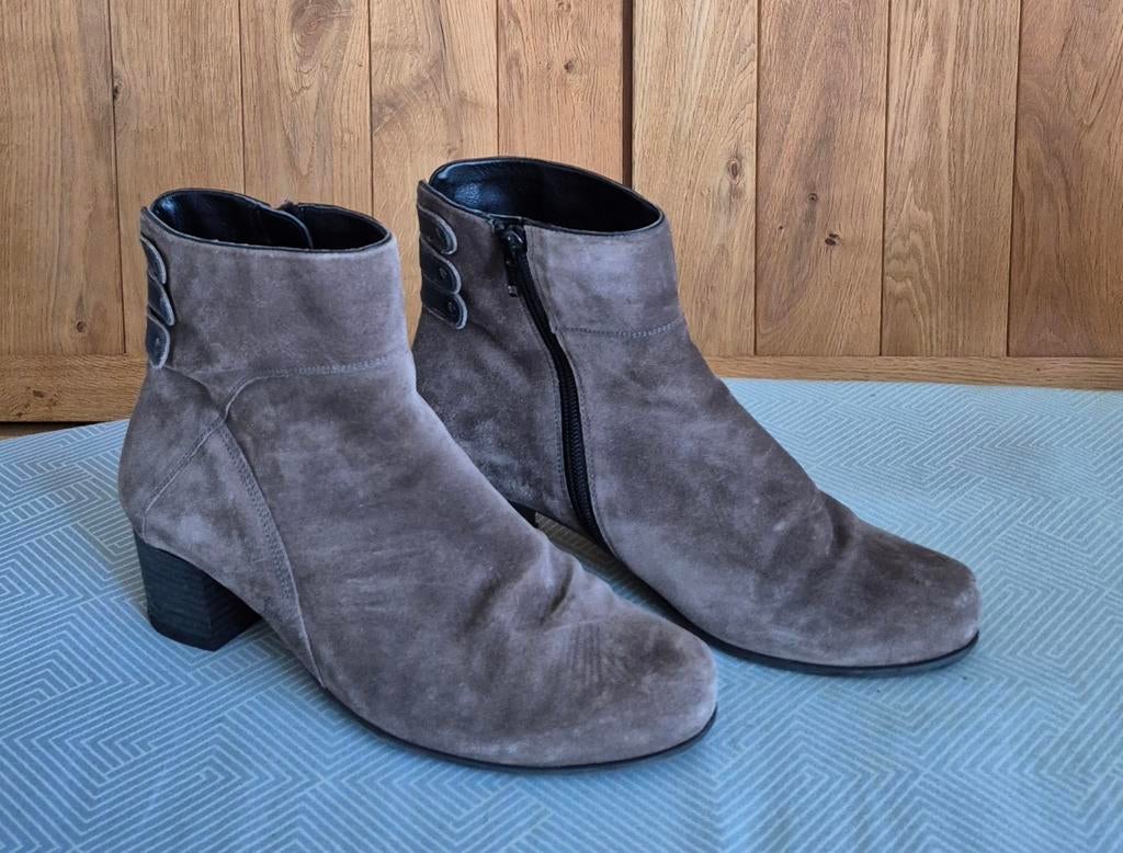 Durea enkellaarsjes bruin suède wijdte K - maat 39, Kleding | Dames, Schoenen, Durea, Bruin, Lage of Enkellaarzen, Ophalen of Verzenden