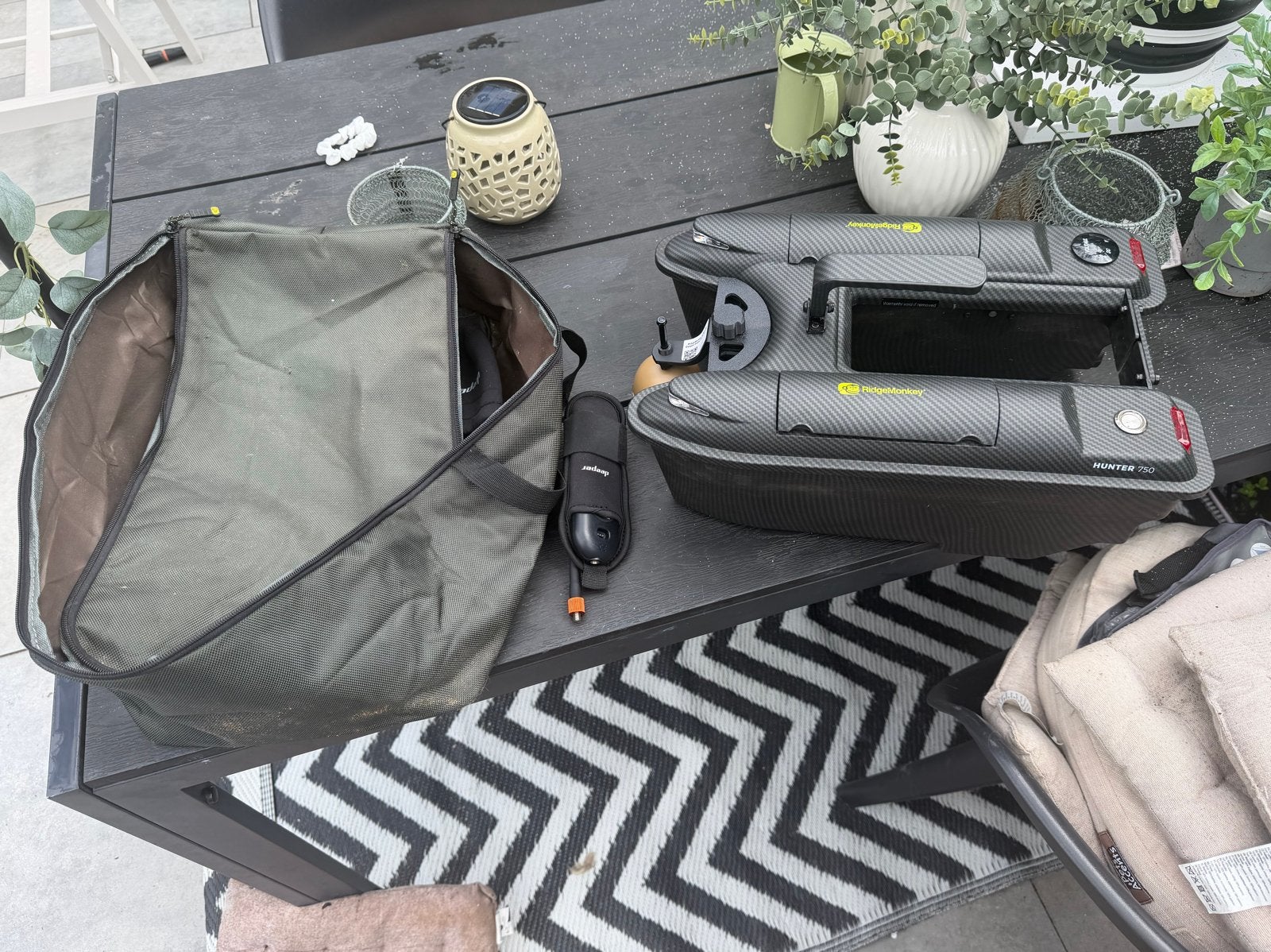 Voerboot Hunter 750 met Deeper Fishfinder en range extender, Ophalen of Verzenden, Zo goed als nieuw, Overige typen