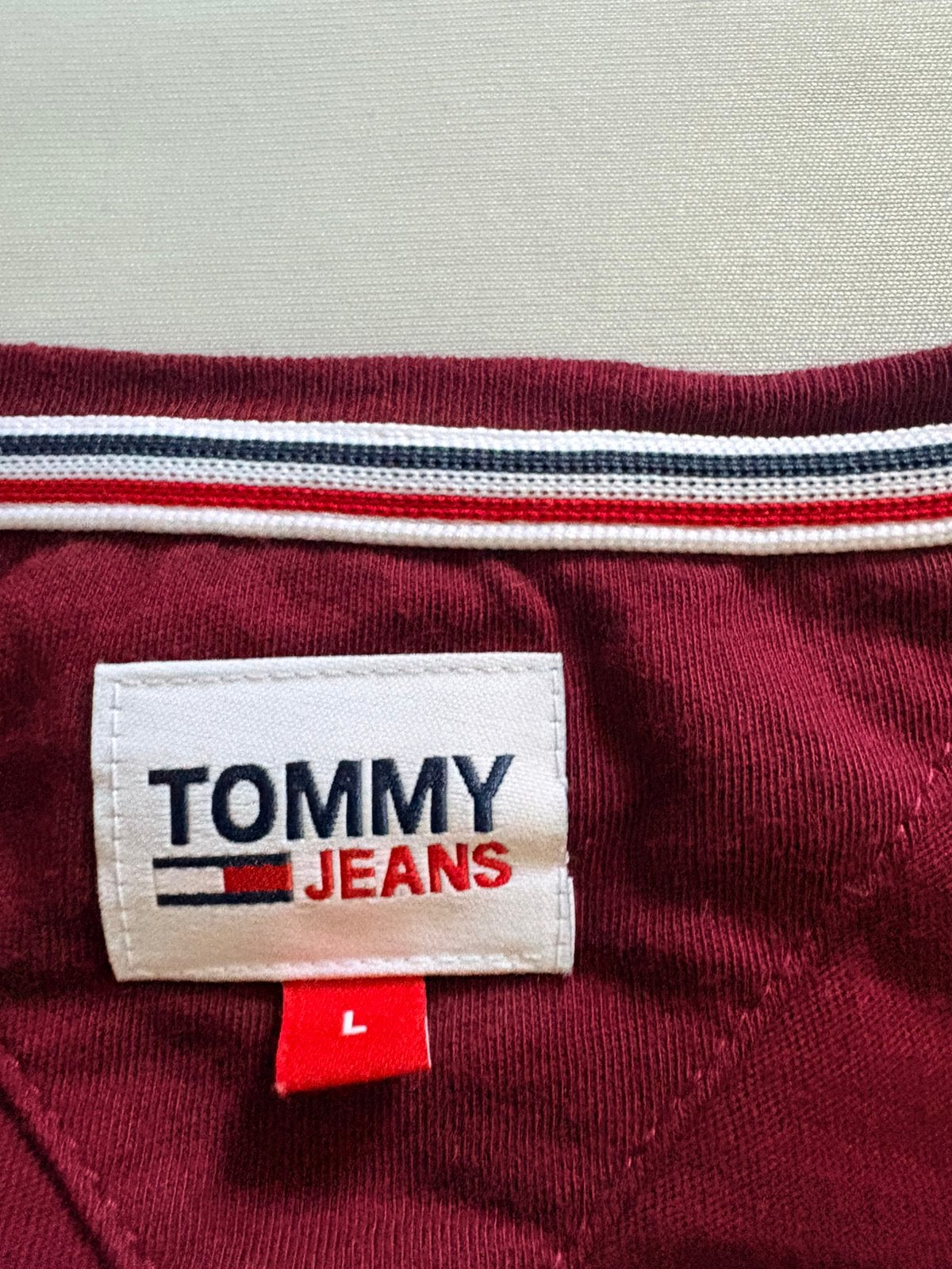 T shirt Tommy Hilfiger, Ophalen of Verzenden, Zo goed als nieuw, Maat 42/44 (L), Korte mouw