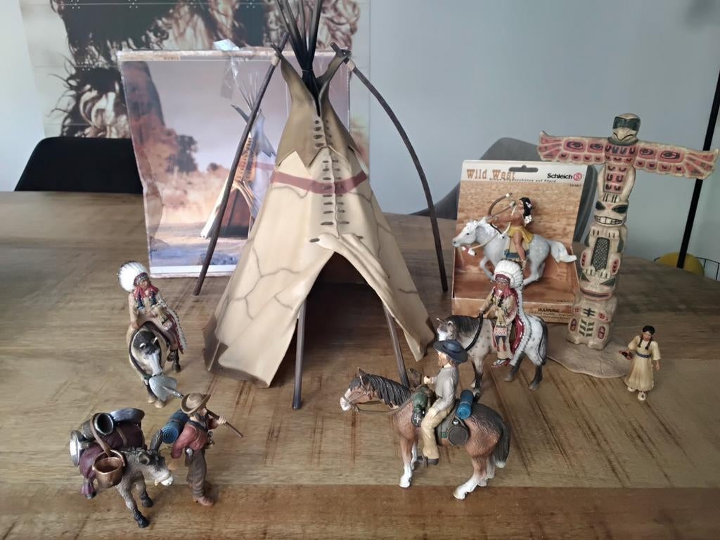 Schleich indianen, tipi, totempaal, pelsjager, goudzoeker, Ophalen of Verzenden, Zo goed als nieuw