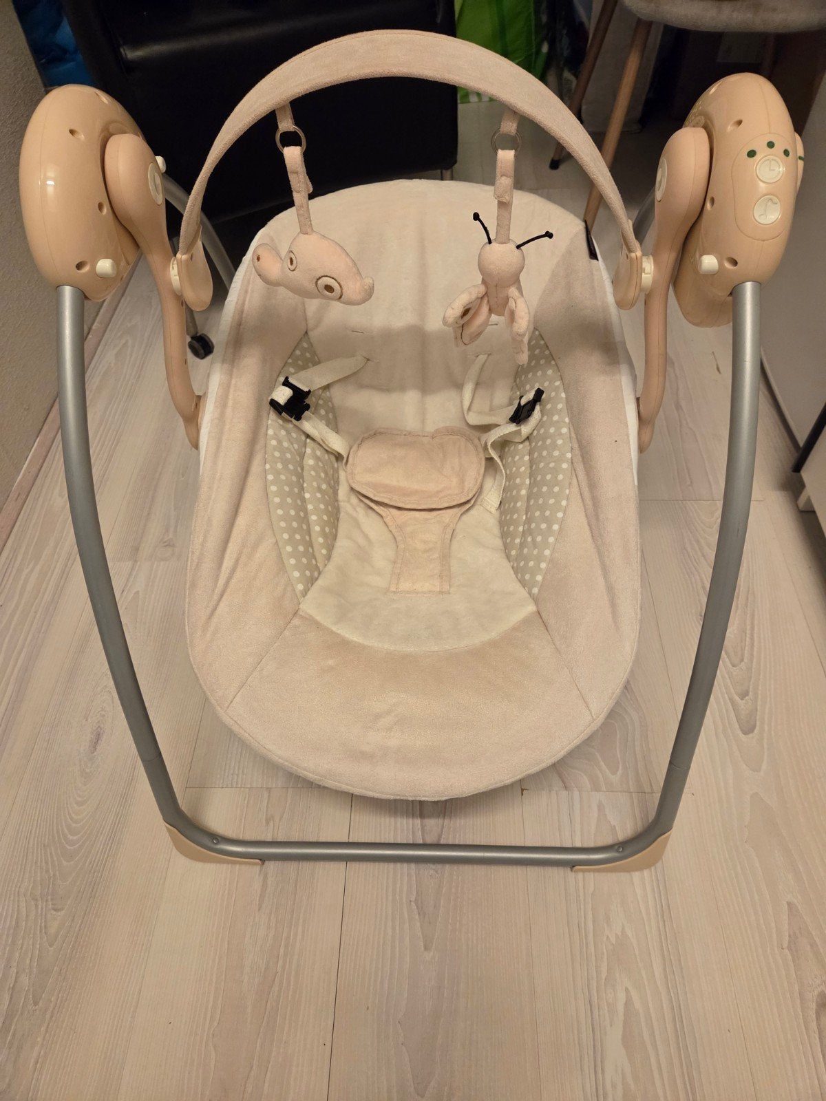 x adventure electrische baby swing, beige., Ophalen, Zo goed als nieuw