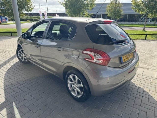 Peugeot 208 1.2 VTi STYLE 5-DRS. + AIRCO/LMV/NAVI/PDC, Euro 5, Stof, Gebruikt, 31 €/maand