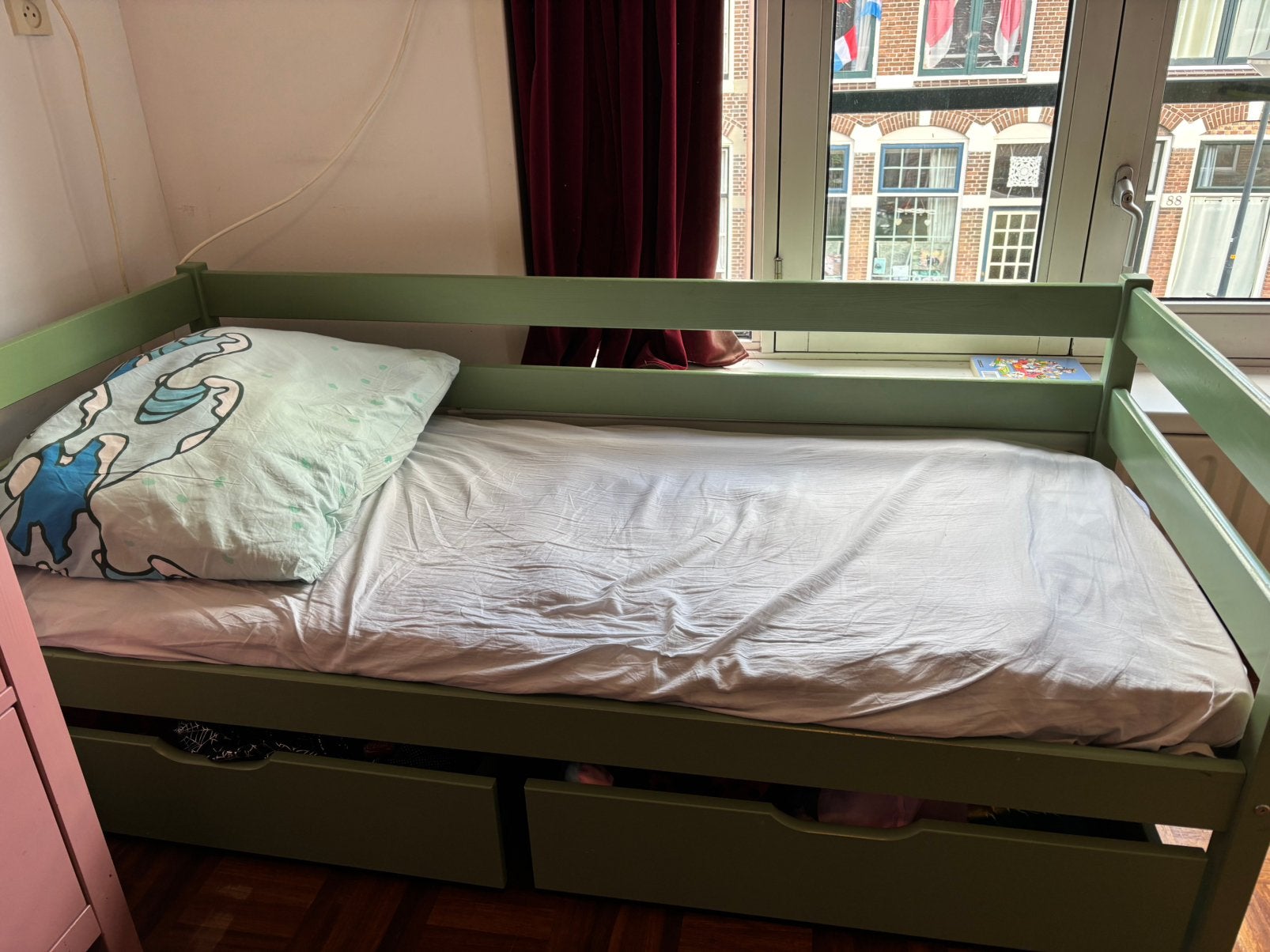 Groen kinderbed 166x 76 cm, Huis en Inrichting, Ophalen, 90 cm, Eenpersoons, Wit