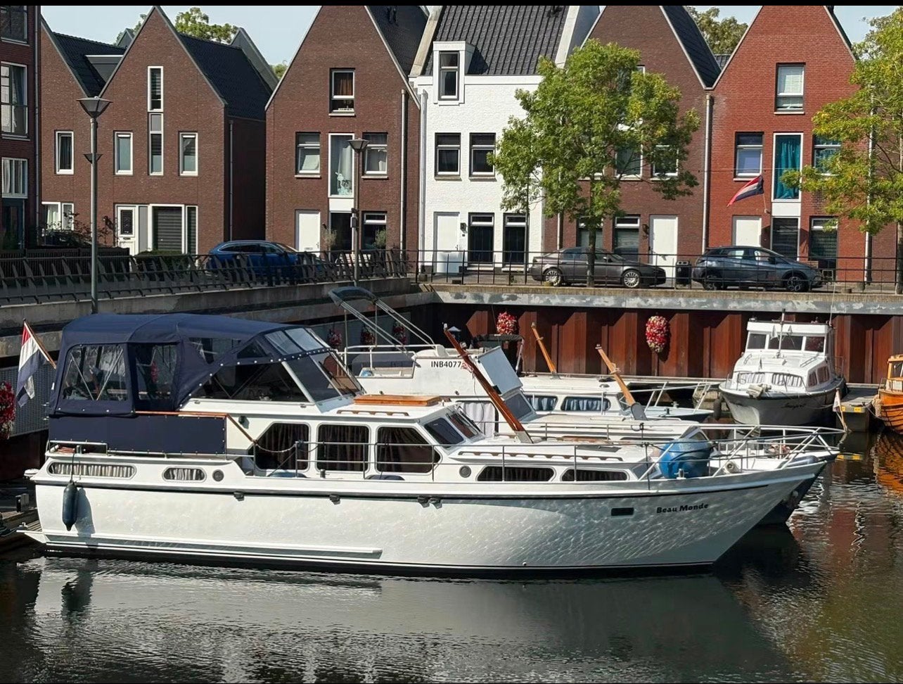 Valkkruiser 12.10 volledig opnieuw geschilderd, Staal, Binnenboordmotor, Diesel, Boegschroef