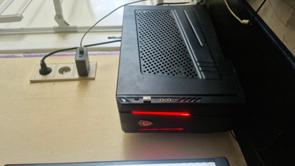 MSI Gaming Desktop pc, Computers en Software, Desktop Pc's, MSI, 8 GB, Ophalen of Verzenden, Zo goed als nieuw