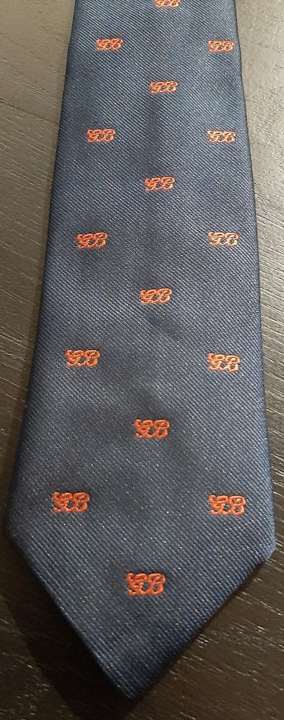 Grolsch Bier stropdas donkerblauw met rode letters, Verzamelen, Ophalen of Verzenden, Nieuw, Kleding, Grolsch