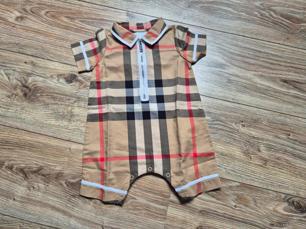 Burberry pakje zomer maatje 68, Ophalen of Verzenden, Zo goed als nieuw, Pakje, Jongetje