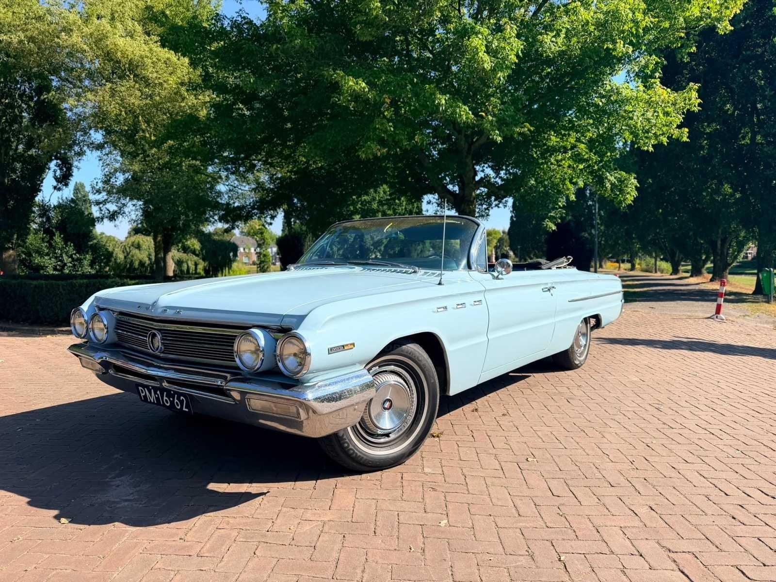 Buick Invicta Wildcat Convertible - Oldtimer, Cabriolet, Blauw, Bedrijf, Buick