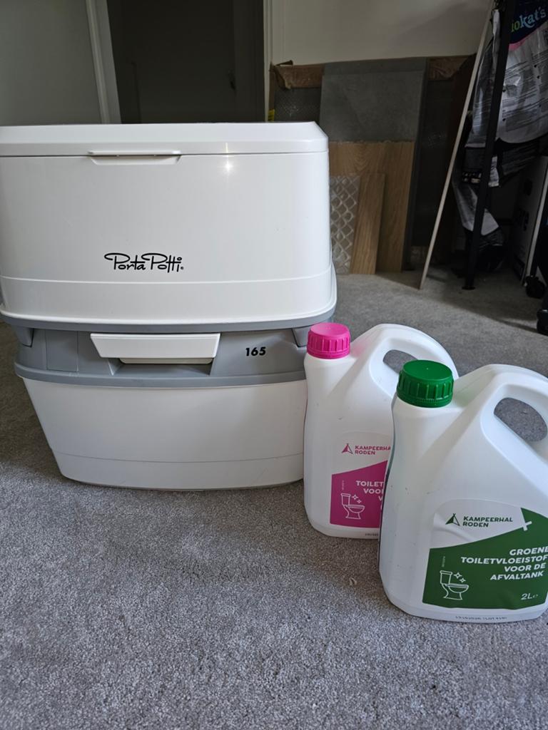 Porta Potti 165 met toiletvloeistof, Caravans en Kamperen, Kampeeraccessoires, Ophalen of Verzenden, Zo goed als nieuw