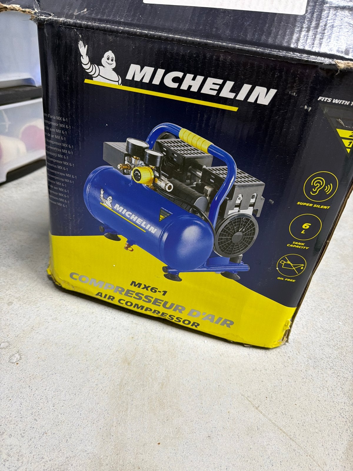 Nieuwe Michelin compressor - Slechts 2 keer gebruikt, Doe-het-zelf en Verbouw, Ophalen, Zo goed als nieuw, Minder dan 200 liter/min