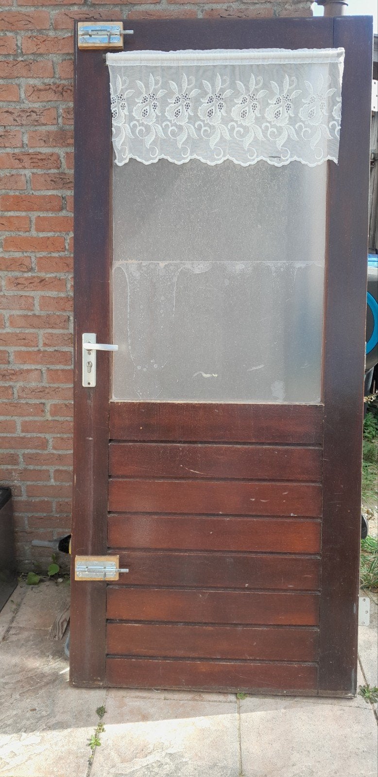 Gebruikte hardhouten deur 202x87.5 met ruit en slot, Gebruikt, 80 tot 100 cm, Ophalen of Verzenden, Buitendeur