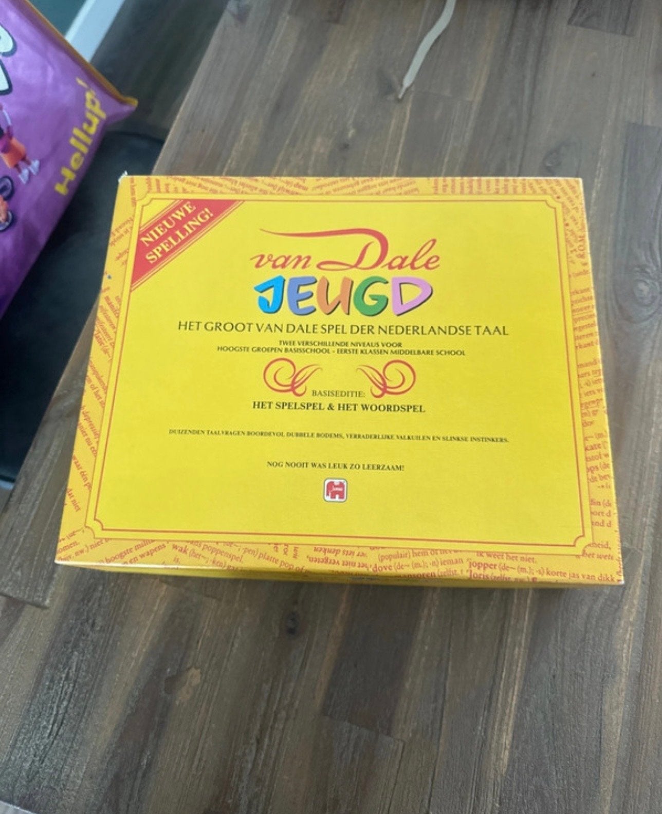 Van Dale Jeugd Spel - Het Groot Spel der Nederlandse Taal, Hobby en Vrije tijd, Gezelschapsspellen | Bordspellen, Drie of vier spelers