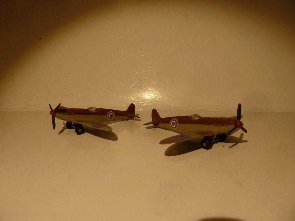 MATCHBOX (1975) SPITFIRE     2 X, Ophalen of Verzenden, Zo goed als nieuw