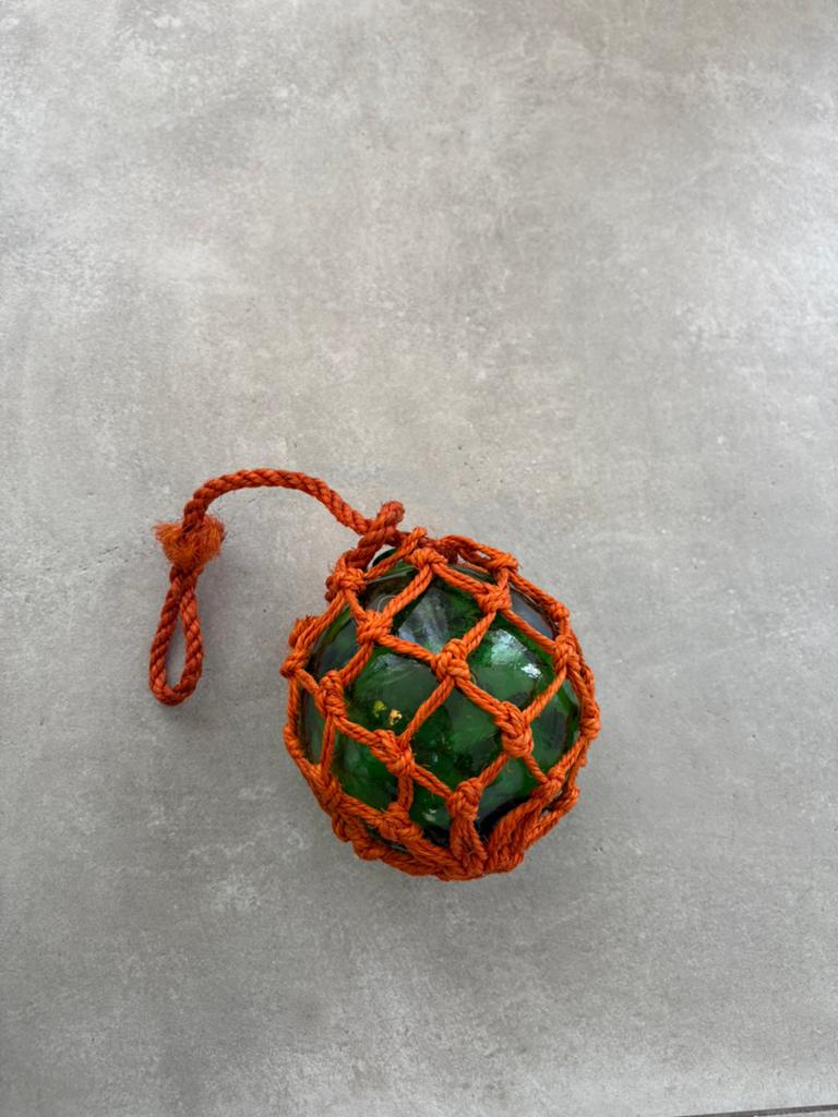 Vintage glazen vissersboei met oranje macraménet jaren 60, Ophalen of Verzenden, Huis en Inrichting