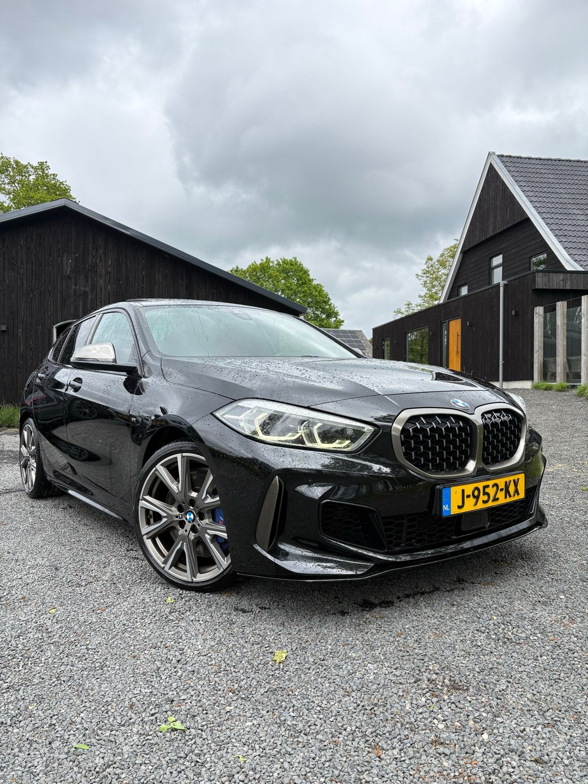 BMW 1-Serie M135i 306pk Aut Xdrive Zwart, 1998 cc, 4 cilinders, Zwart, Vierwielaandrijving