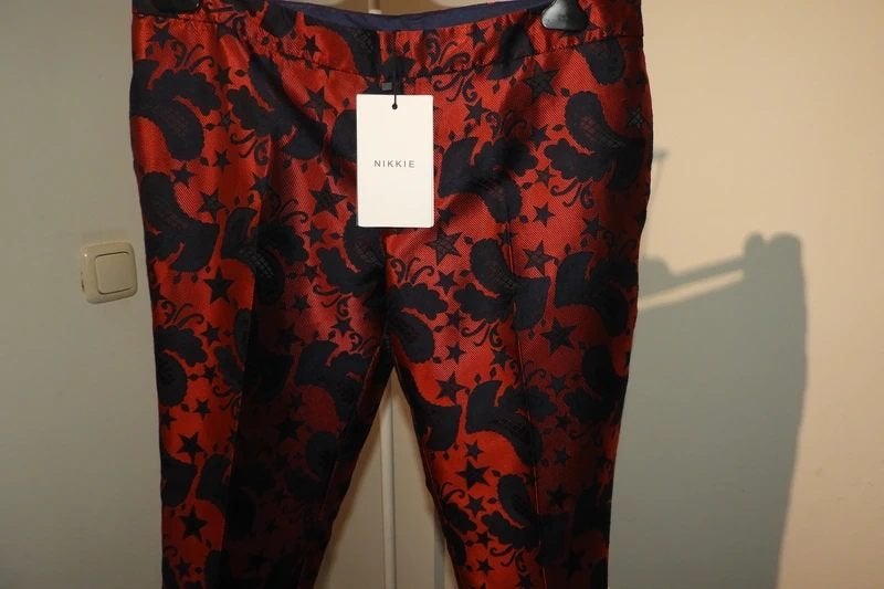 Nikkie nieuwe broek pantalon rood blauw paisley sterren 42, Maat 42/44 (L), Nieuw, Nikkie, Lang
