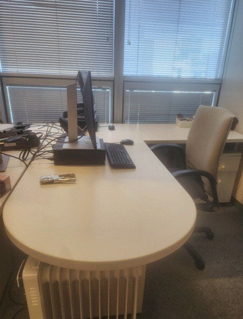 Office Desk – Starting from €15, Ophalen, Gebruikt, Wit