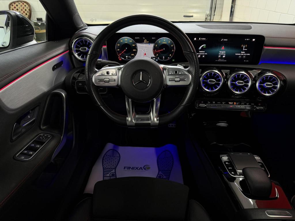 Mercedes CLA-klasse 200 - AMG/SFEERVERLICHT/CARPLAY/CAM/NAP, Auto's, Mercedes-Benz, CLA, Gebruikt, Euro 6, 4 cilinders