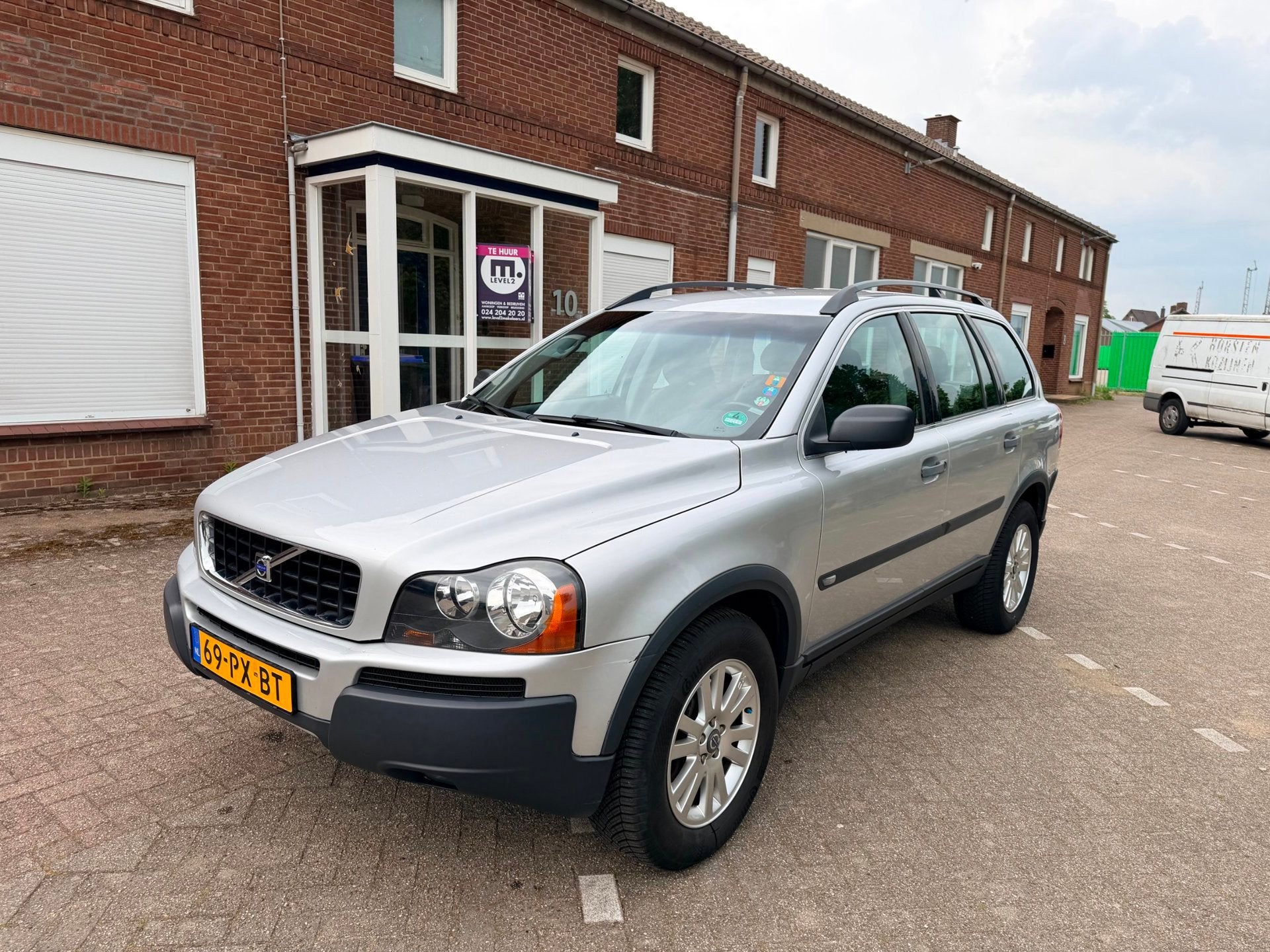 Volvo XC90 2.5 T Kinetic 2005 | Automaat | Young Timer| 7 pe, Gebruikt, Zwart, 2521 cc, Origineel Nederlands