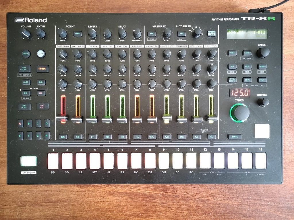 Roland TR8s, Muziek en Instrumenten, Drumcomputers, Ophalen of Verzenden, Zo goed als nieuw, Roland