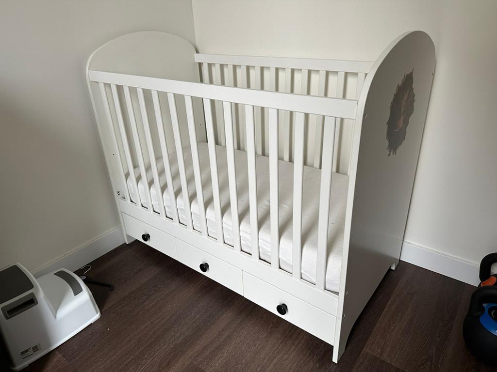 GRATIS Wit babybedje met lades en matras, Gebruikt, Wit, Hout, Eenpersoons