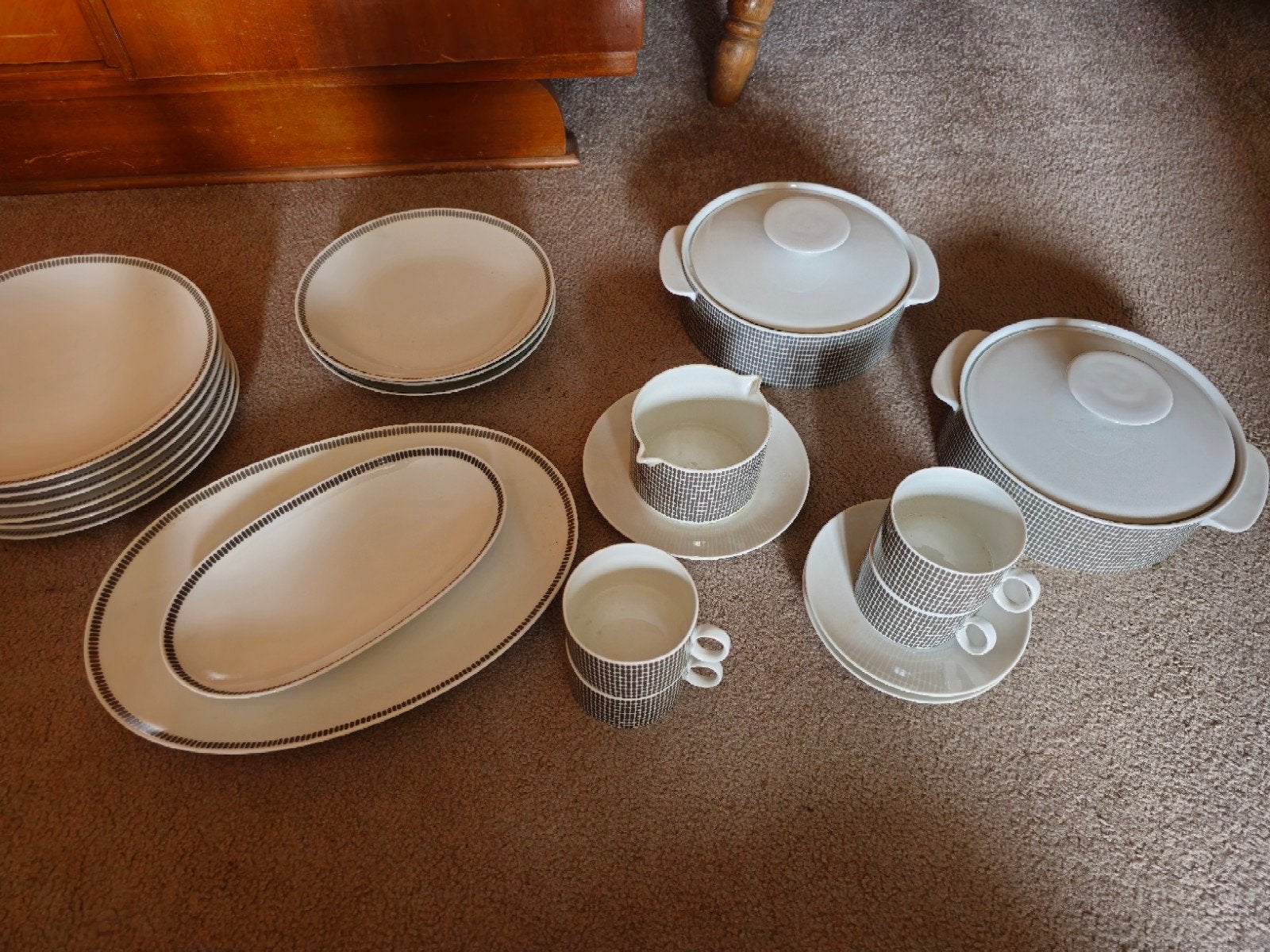 Vintage Servies Set - Borden, Schalen, Kopjes en Meer, Huis en Inrichting, Ophalen of Verzenden